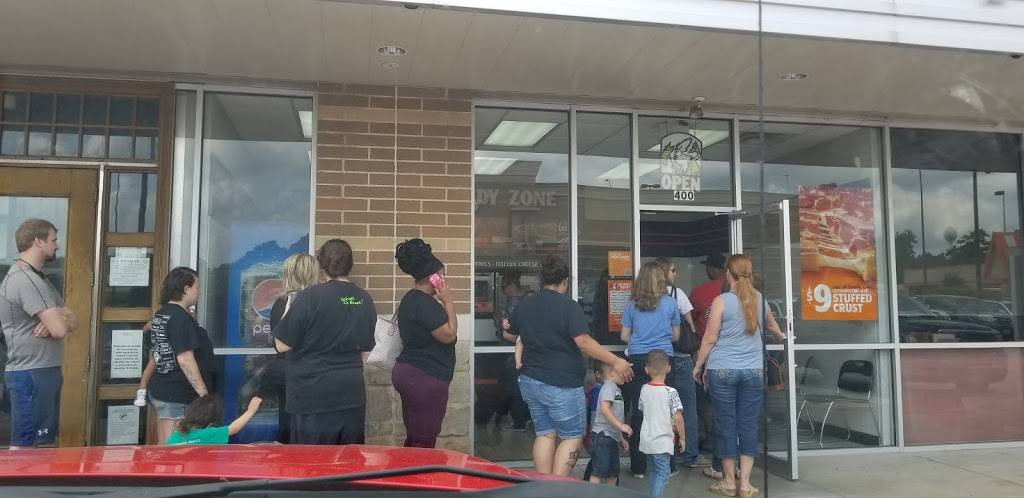 Little Caesars Pizza | meal takeaway | 12709 Interstate Hwy 45 N #400, Willis, TX 77318, USA | 9368907325 OR +1 936-890-7325