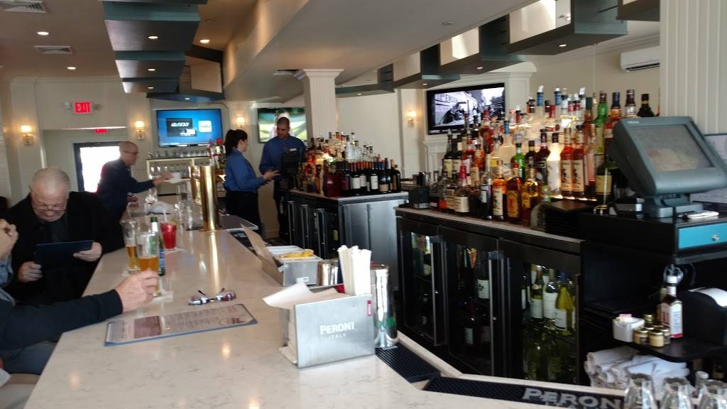 Finn MacCools | restaurant | 205 Main St, Port Washington, NY 11050, USA | 5169443439 OR +1 516-944-3439