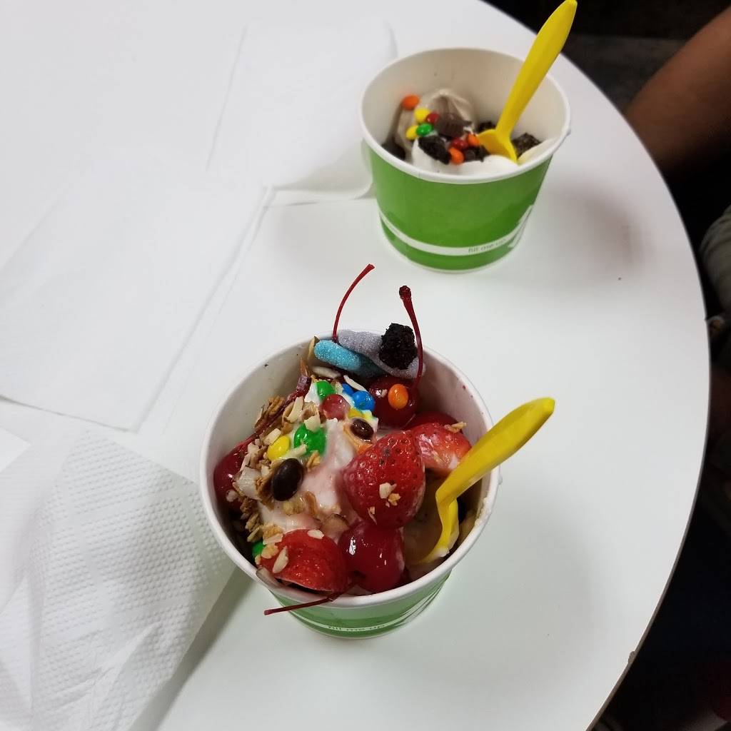 Yogurberry | restaurant | 4250 W Anthem Way # 370, Anthem, AZ 85086, USA | 6237925660 OR +1 623-792-5660