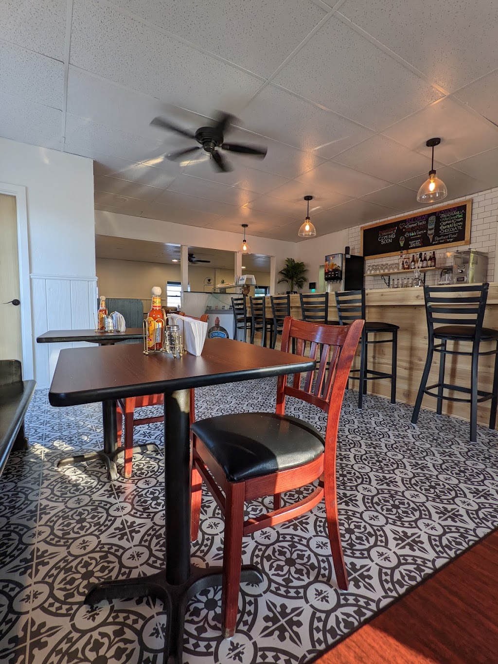 The Ahnapee Creamery & Cafe | cafe | 831 Main St, Luxemburg, WI 54217, USA | 9208950025 OR +1 920-895-0025