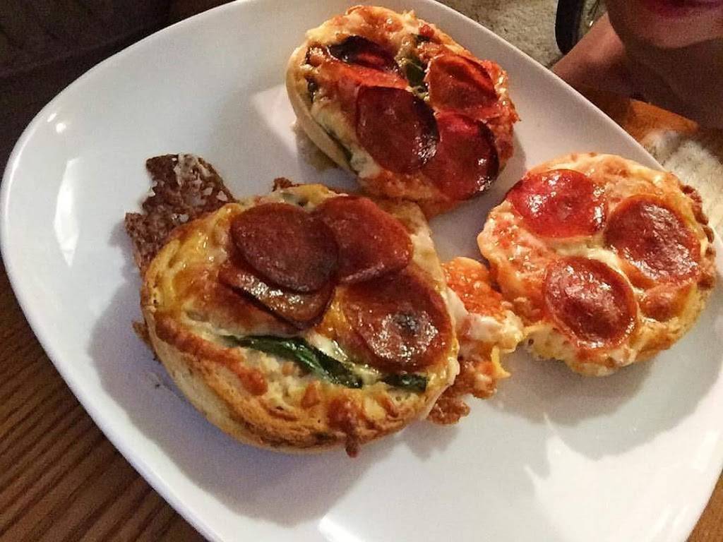 Jets Pizza | meal delivery | 39711 Grand River Ave, Novi, MI 48375, USA | 2484735387 OR +1 248-473-5387