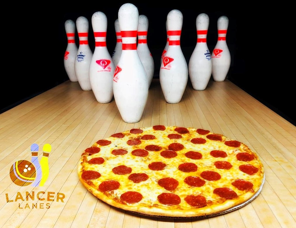 Lancer Lanes | restaurant | 3203 6th St SW, Cedar Rapids, IA 52404, USA | 3193641506 OR +1 319-364-1506