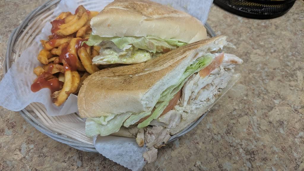 Chili Dog Restaurant | restaurant | 297 North Ave, New Rochelle, NY 10801, USA | 9146323571 OR +1 914-632-3571