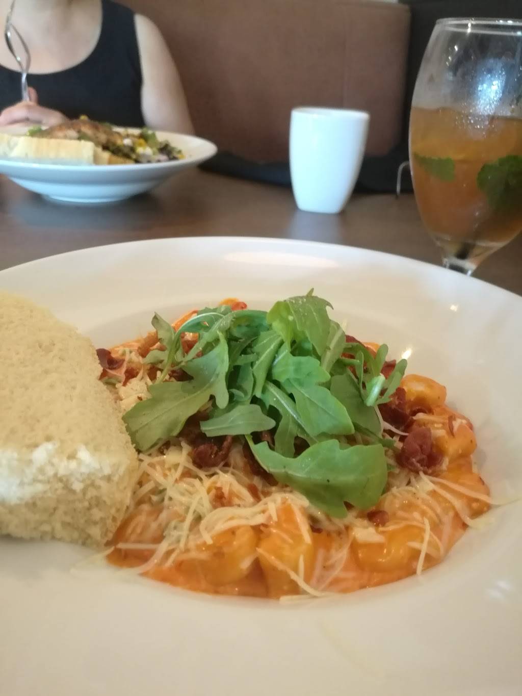 Tuscanos Pizzeria & Bistro | restaurant | 1579 Oxford St E, London, ON N5V 1W5, Canada | 5194523737 OR +1 519-452-3737