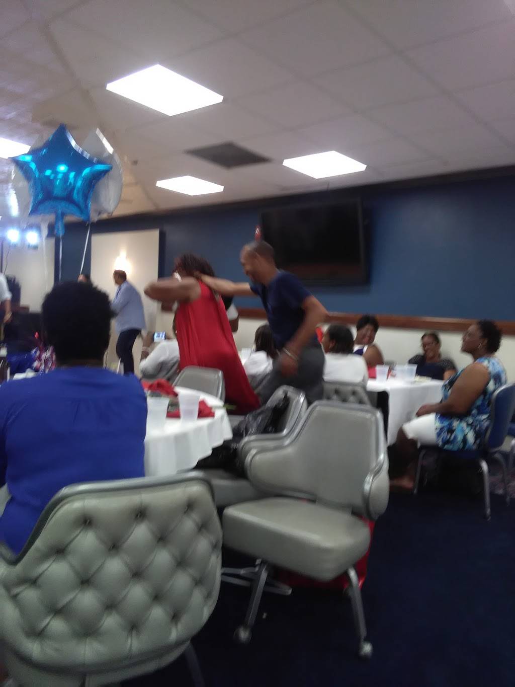 Bolling Club | restaurant | 50 Theisen St, Washington, DC 20032, USA | 2027676794 OR +1 202-767-6794