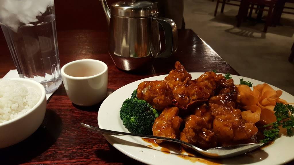 Asian Garden | restaurant | 12857 Braemar Village Pz, Bristow, VA 20136, USA | 7033938777 OR +1 703-393-8777