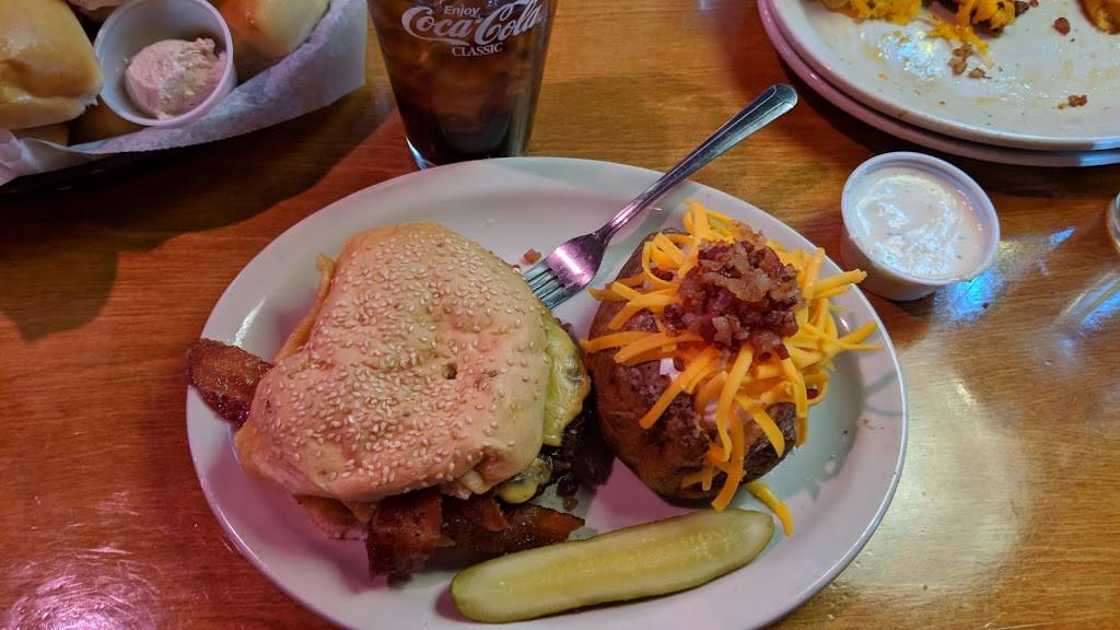 Texas Roadhouse | restaurant | 4200 S Western Ave, Marion, IN 46953, USA | 7655667177 OR +1 765-566-7177