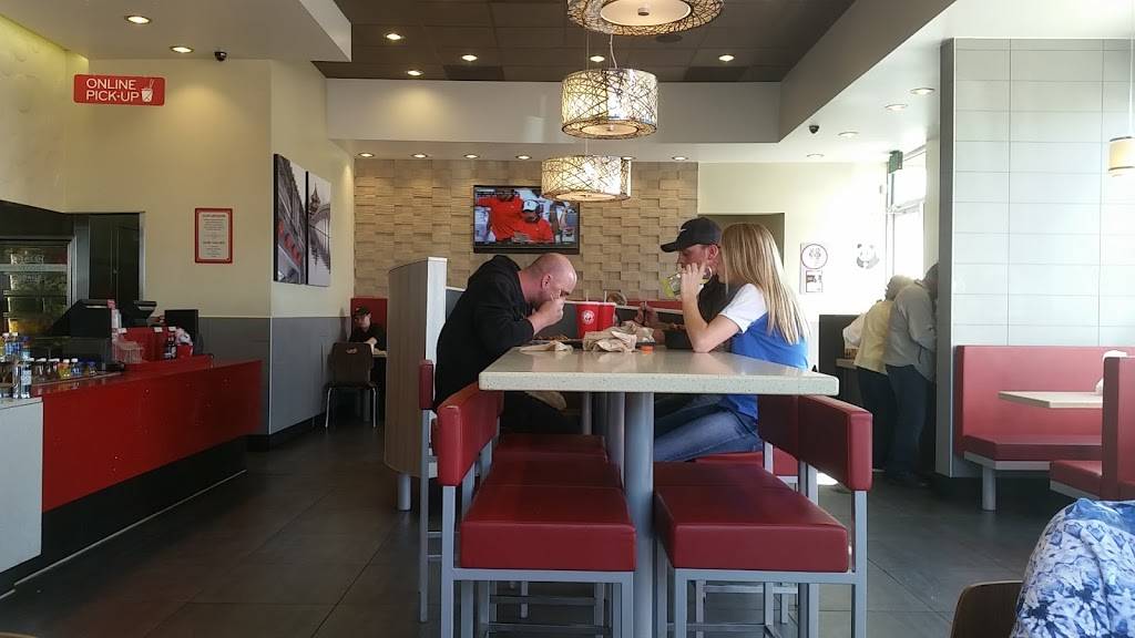 Panda Express | meal takeaway | 4605 W Clara Ln, Muncie, IN 47304, USA | 7652886123 OR +1 765-288-6123