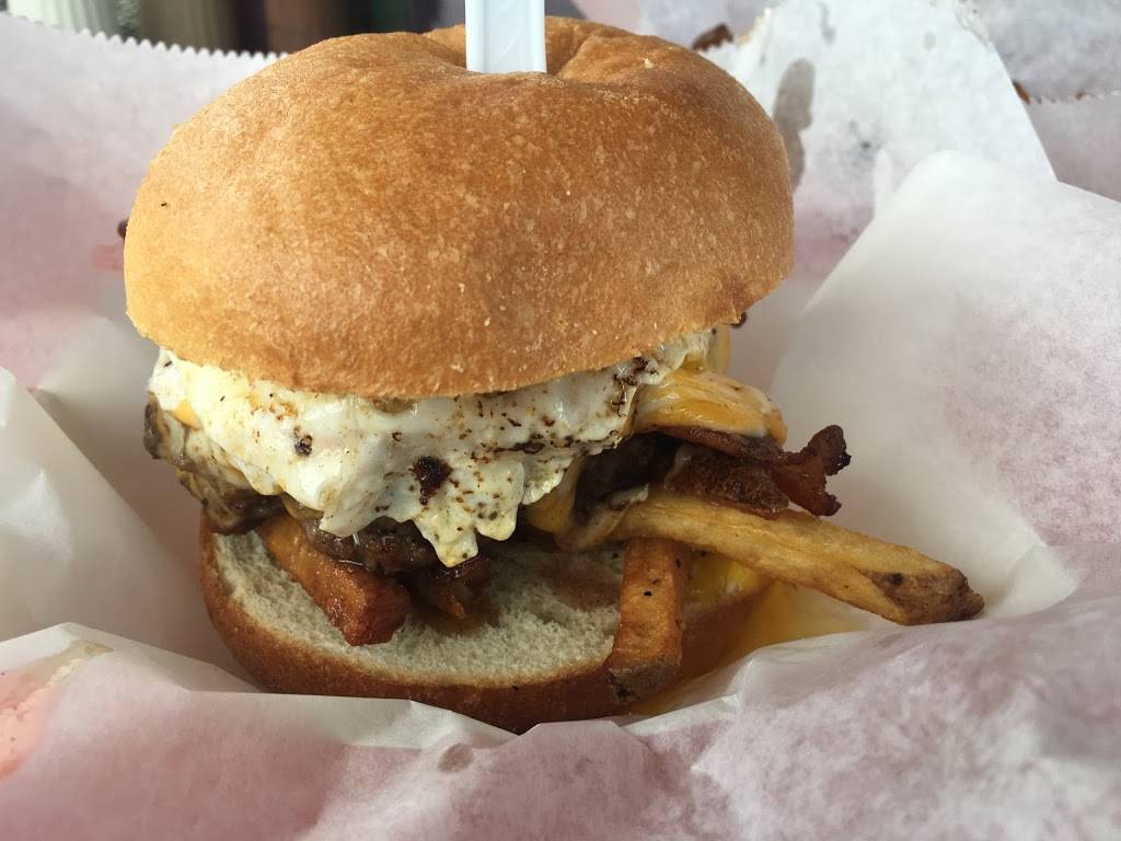 The Doghouse | restaurant | 1207 Estero Blvd, Fort Myers Beach, FL 33931, USA | 2399401043 OR +1 239-940-1043