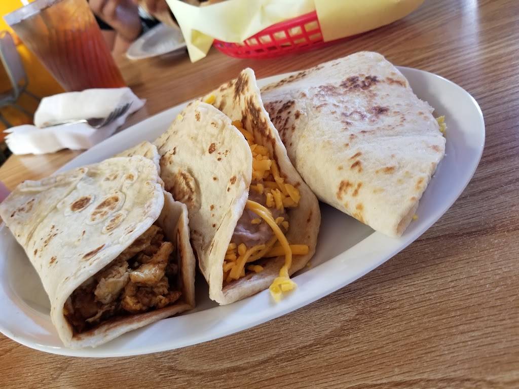 Lupitas Mexican Cafe Bar & Grill | restaurant | 4950 FM78, San Antonio, TX 78219, USA | 2106666644 OR +1 210-666-6644