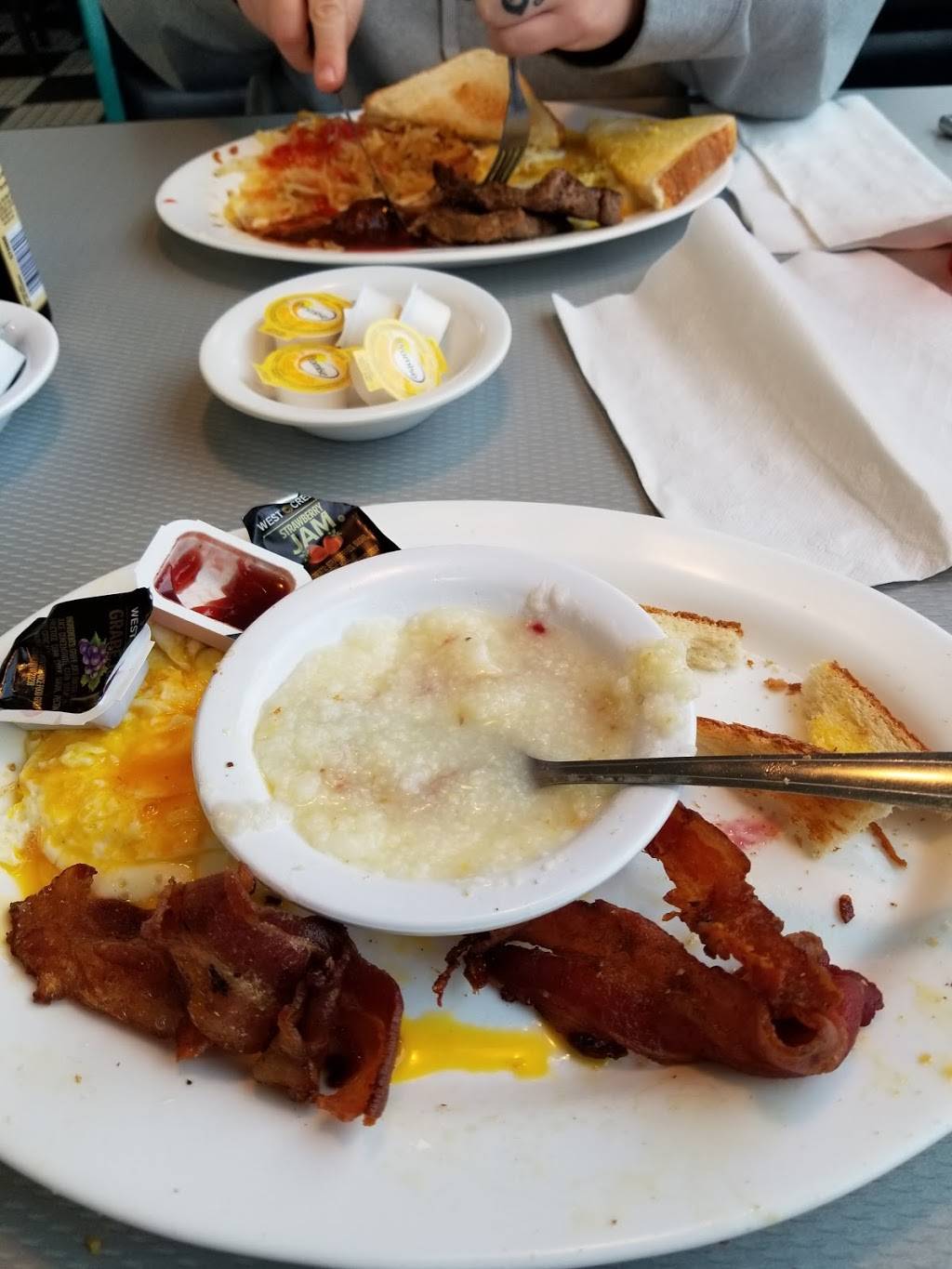 Waffle Inn Restaurant | restaurant | 3820 E Main St, Blytheville, AR 72315, USA | 8707628001 OR +1 870-762-8001