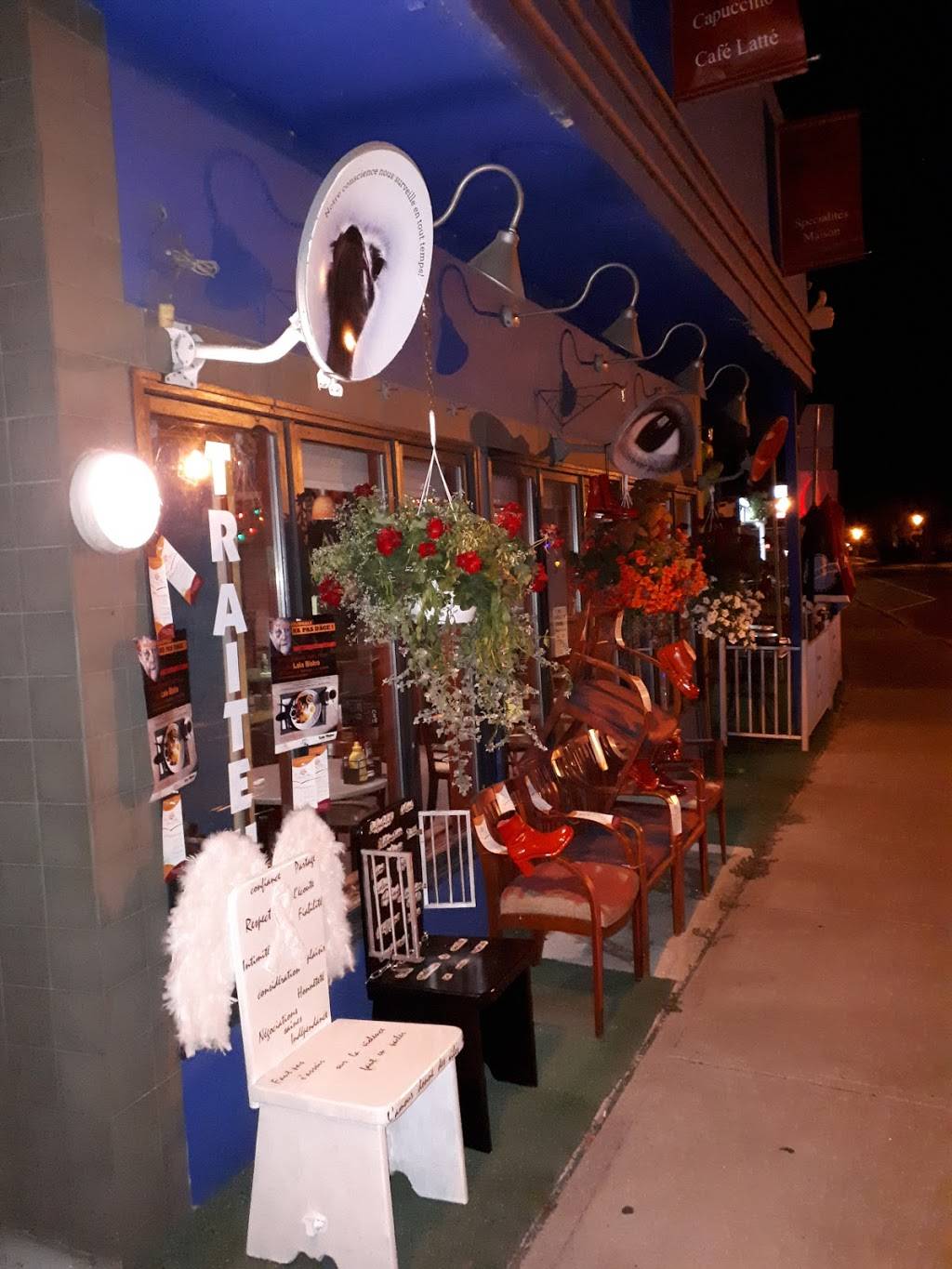 Lala Bistro | restaurant | 530 Avenue de Buckingham, Gatineau, QC J8L 1N2, Canada | 8199861676 OR +1 819-986-1676