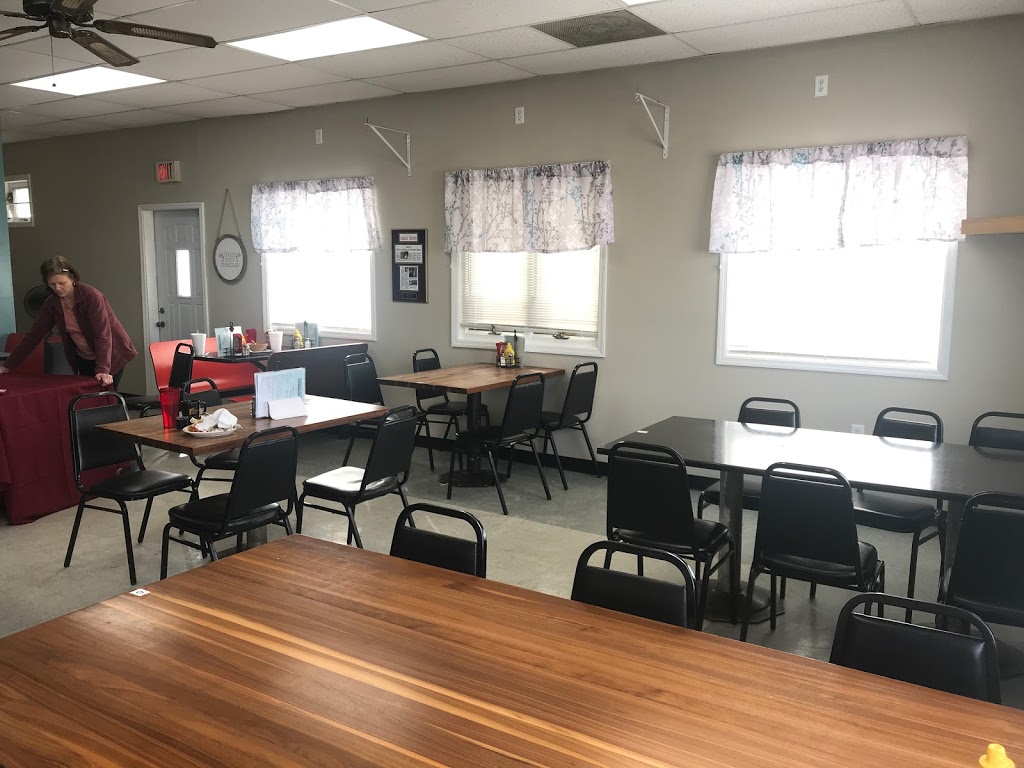 Emmas Diner | restaurant | 117 W Main St, Stewardson, IL 62463, USA | 2176825504 OR +1 217-682-5504