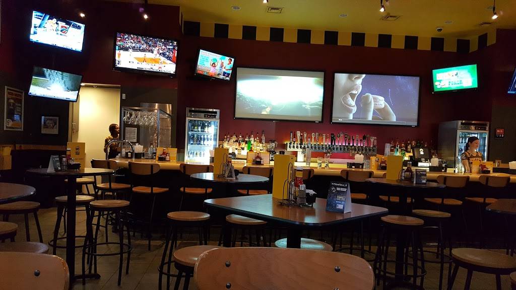 Buffalo Wild Wings | restaurant | 1400 TX-288 Loop Suite 110, Denton, TX 76205, USA | 9403870924 OR +1 940-387-0924