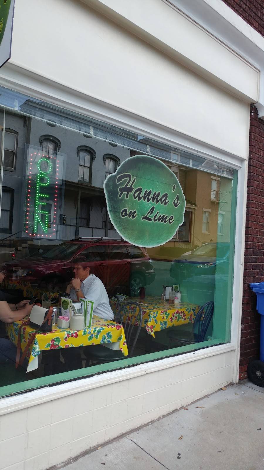 Hannas On Lime | restaurant | 214 S Limestone, Lexington, KY 40508, USA | 8592526264 OR +1 859-252-6264