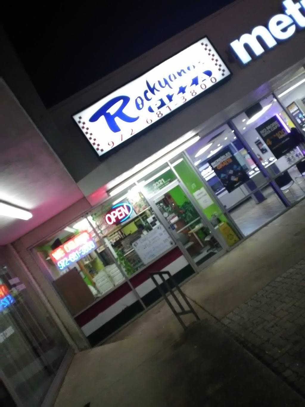 Rockyanos Pizza | restaurant | 2321 Oates Dr, Mesquite, TX 75150, USA | 9726813800 OR +1 972-681-3800