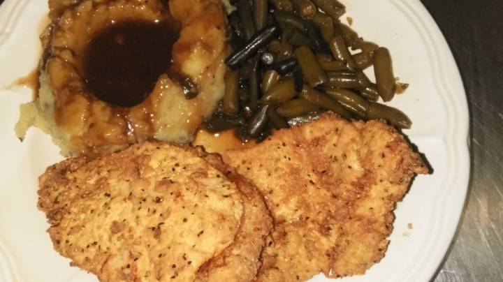 Erma Jeans Southern Cuisine restaurant & catering | restaurant | 4912 Powerline Rd, Olivehurst, CA 95961, USA | 5307499651 OR +1 530-749-9651