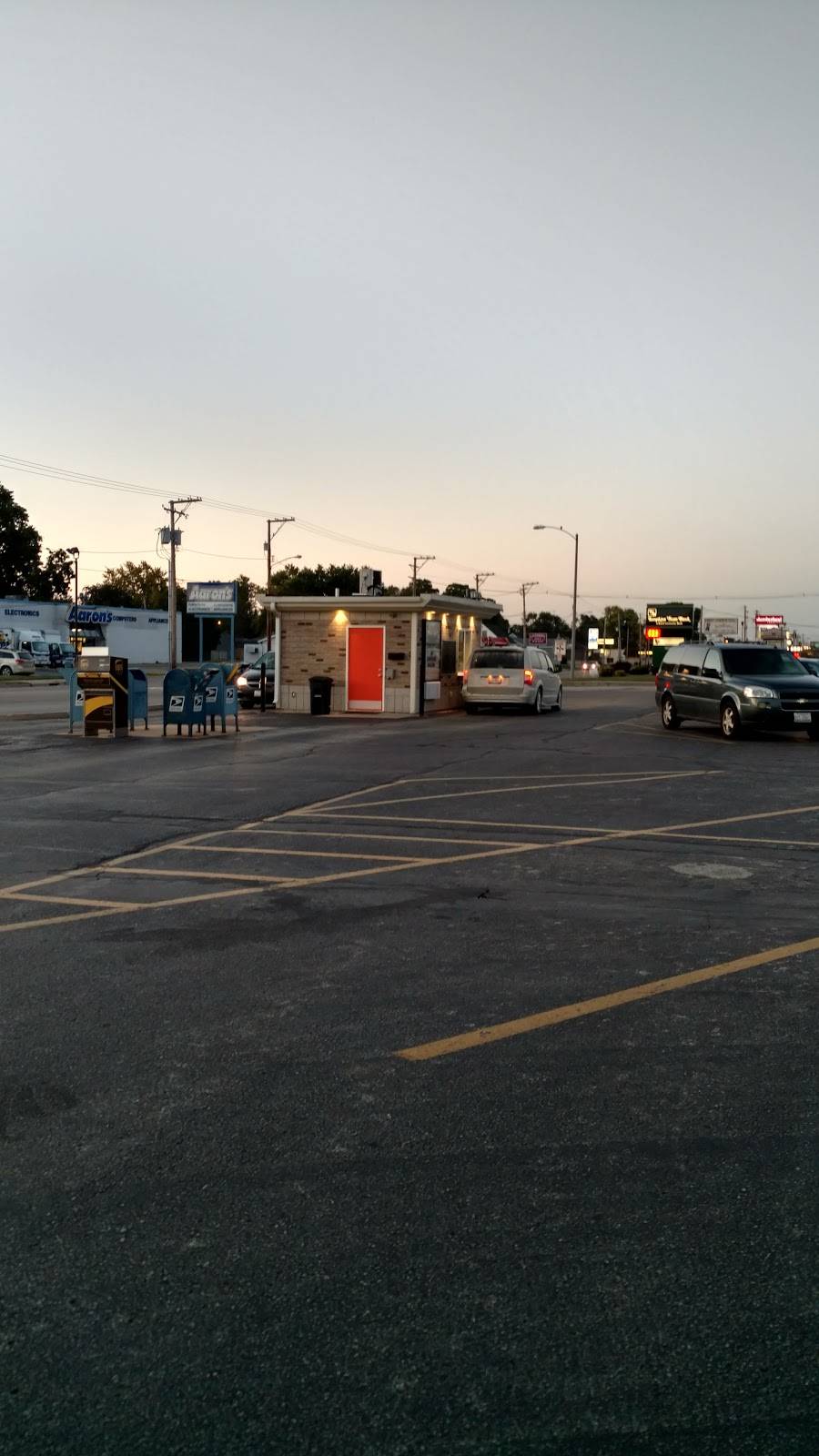 Java Station | restaurant | 1426 N Henderson St, Galesburg, IL 61401, USA | 3093431800 OR +1 309-343-1800