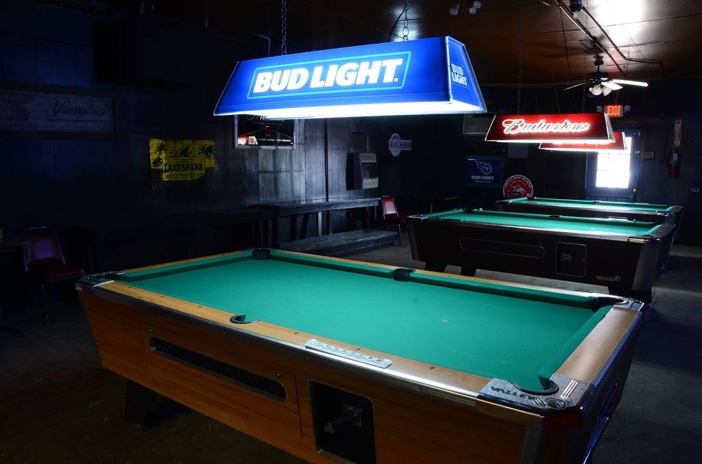 The Hawks Nest | restaurant | 105 Church St, Martin, TN 38237, USA | 7312817100 OR +1 731-281-7100