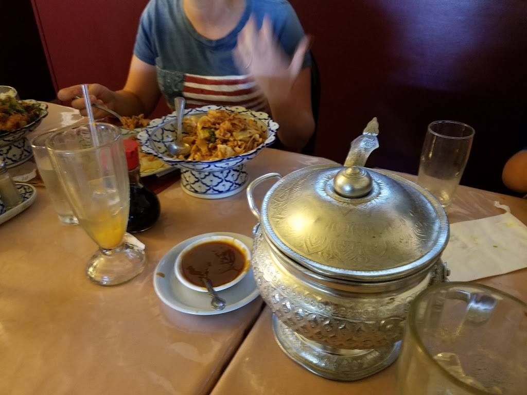 Thai Kitchen | restaurant | 122 N 11th Ave, Hanford, CA 93230, USA | 5595831212 OR +1 559-583-1212