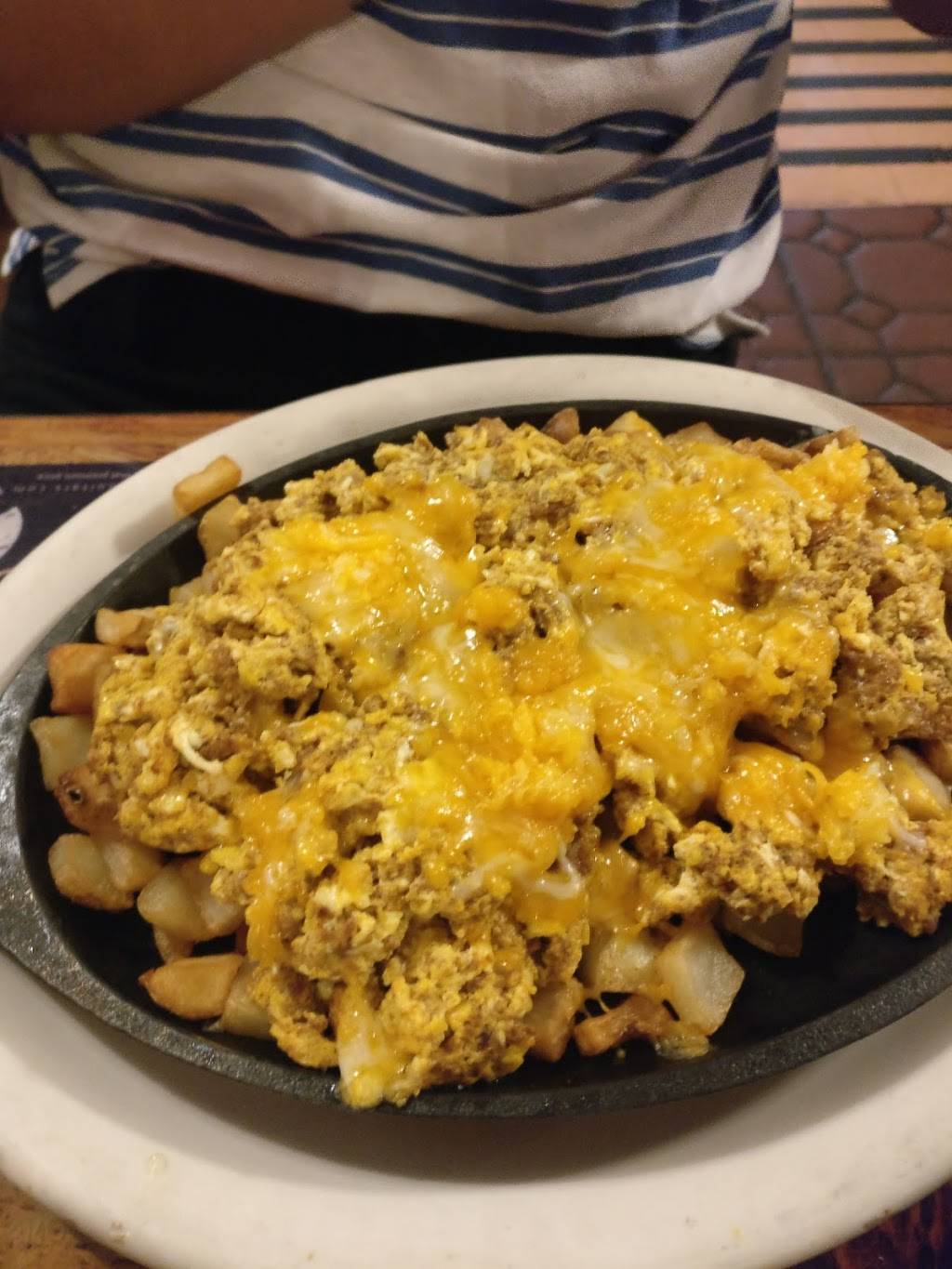 Raul & Theresas Restaurant | restaurant | 519 W Main St, Avondale, AZ 85323, USA | 6239321214 OR +1 623-932-1214