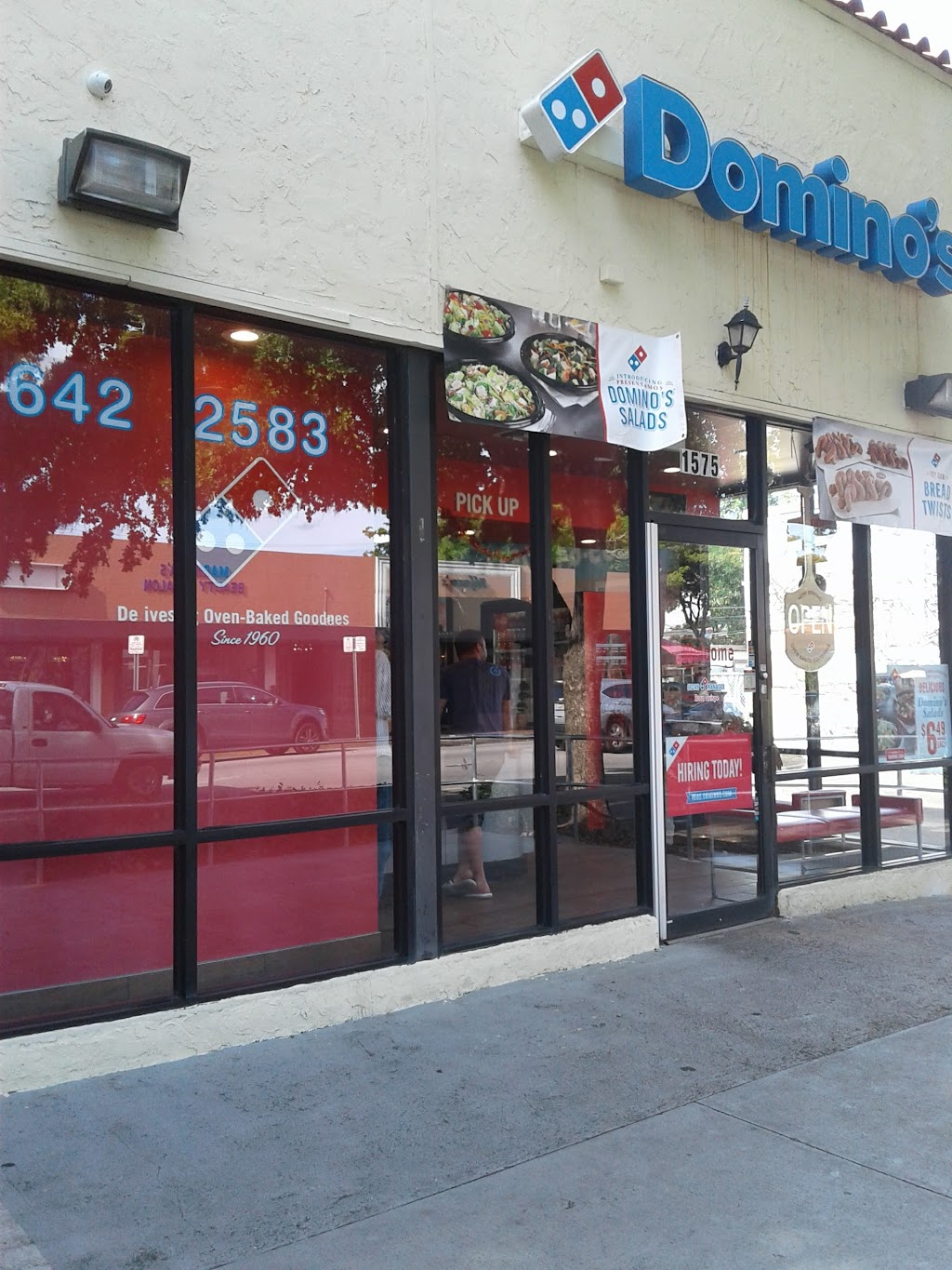 Dominos Pizza | meal delivery | 1575 SW 8th St, Miami, FL 33135, USA | 3056422583 OR +1 305-642-2583