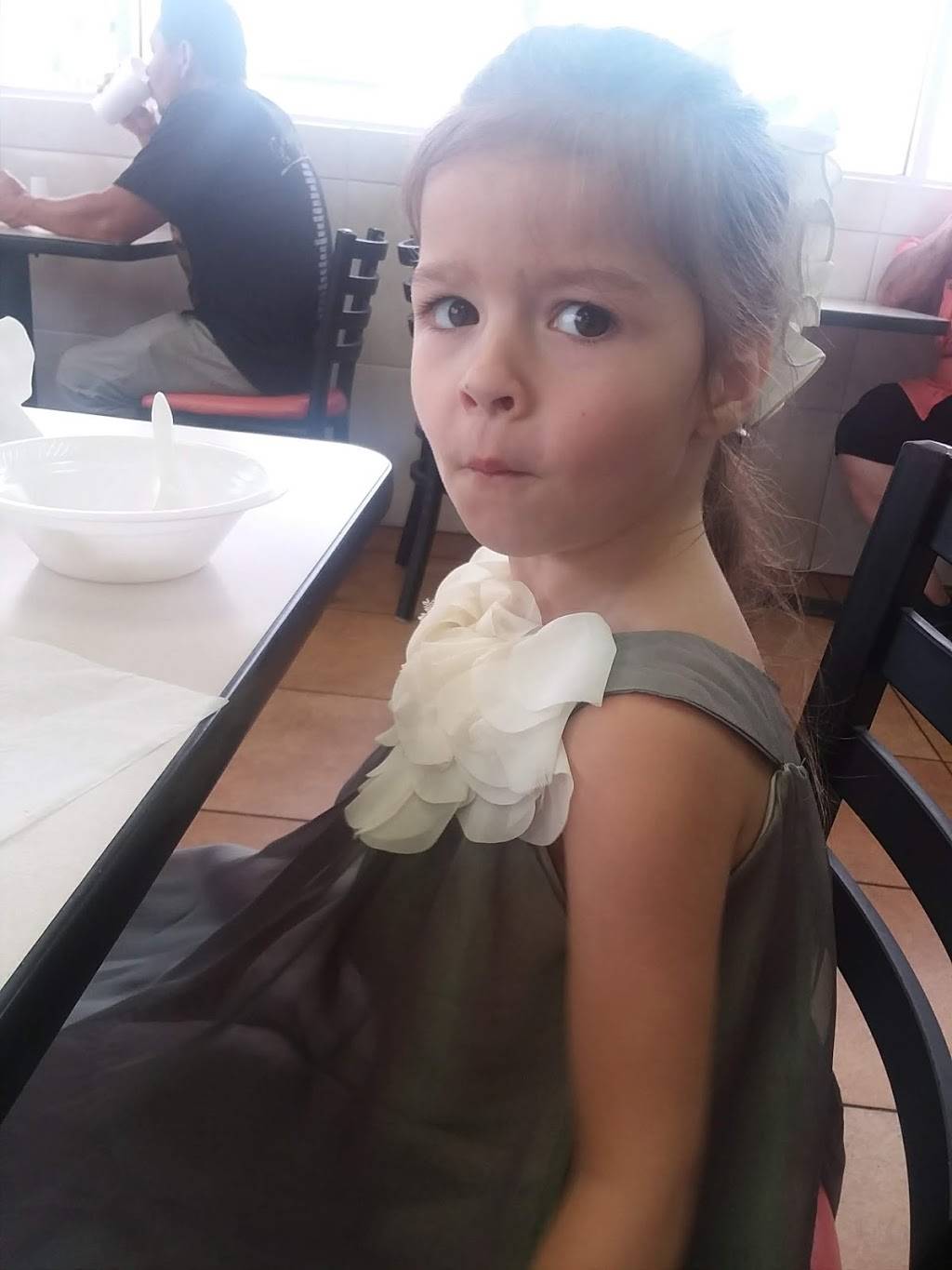 Hartz Chicken Buffet | restaurant | 703 W Davis St, Conroe, TX 77301, USA | 9365391331 OR +1 936-539-1331