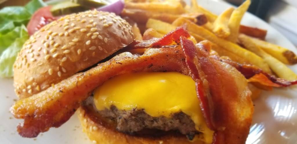 Meeting at Market | restaurant | 120 Market St, Charleston, SC 29401, USA | 8437247205 OR +1 843-724-7205