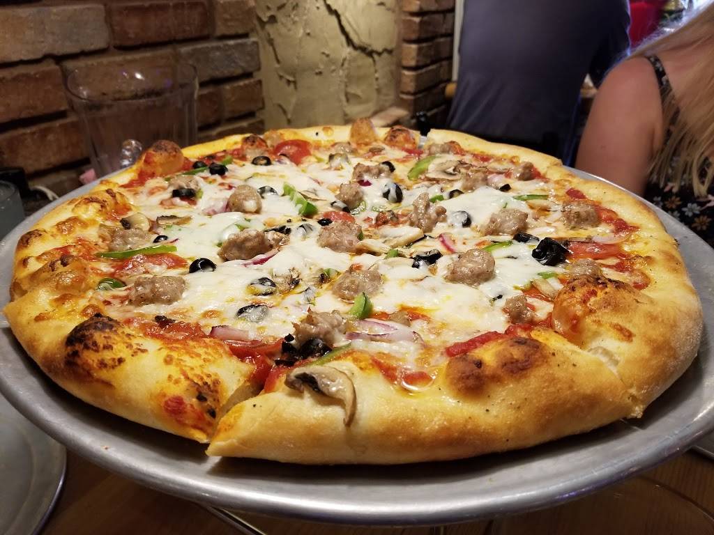 Pepperoni Bills Pizzeria | restaurant | 35 Camden Ct SW, Camdenton, MO 65020, USA | 5738732365 OR +1 573-873-2365