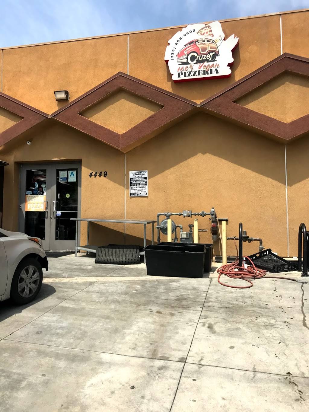 Cruzer Pizza | meal delivery | 5503, 4449 Prospect Ave, Los Angeles, CA 90027, USA | 3236660600 OR +1 323-666-0600