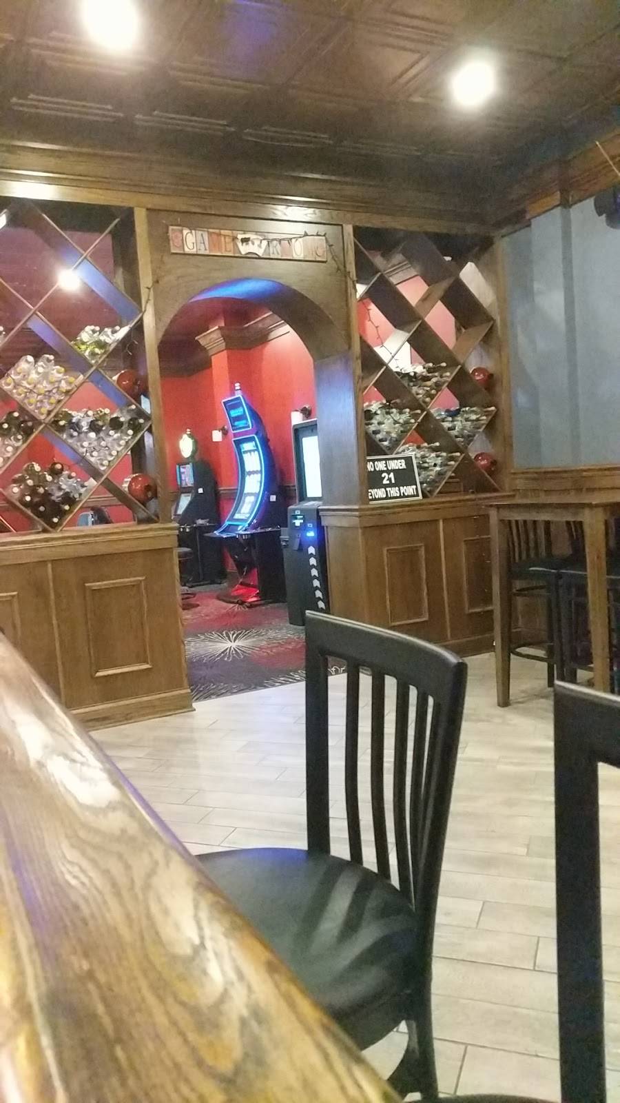 Lucky Bernies Huntley | restaurant | 9810 IL-47, Huntley, IL 60142, USA | 2248587323 OR +1 224-858-7323