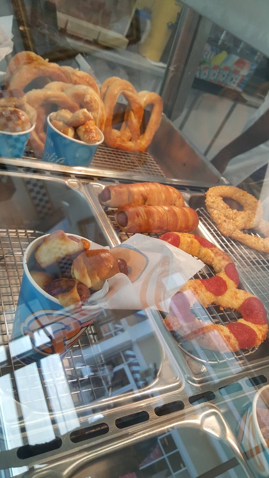 Auntie Annes | restaurant | 4000 Arrowhead Blvd, Mebane, NC 27302, USA | 9193045555 OR +1 919-304-5555