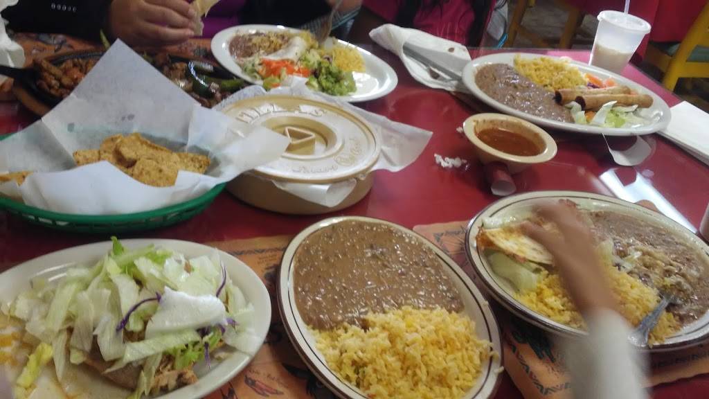 Mama lupitas Restaurant seafood & Mexican Cocina | restaurant | 2095 N Capitol Ave, San Jose, CA 95132, USA | 4086188232 OR +1 408-618-8232