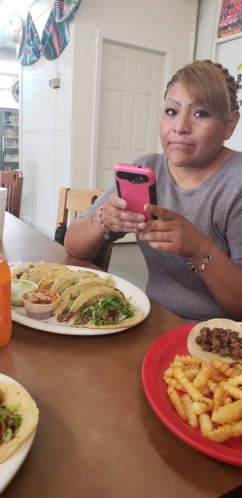 Taqueira La Lupita | restaurant | 4883 S North Carolina Hwy 58, Nashville, NC 27856, USA | 2524430268 OR +1 252-443-0268