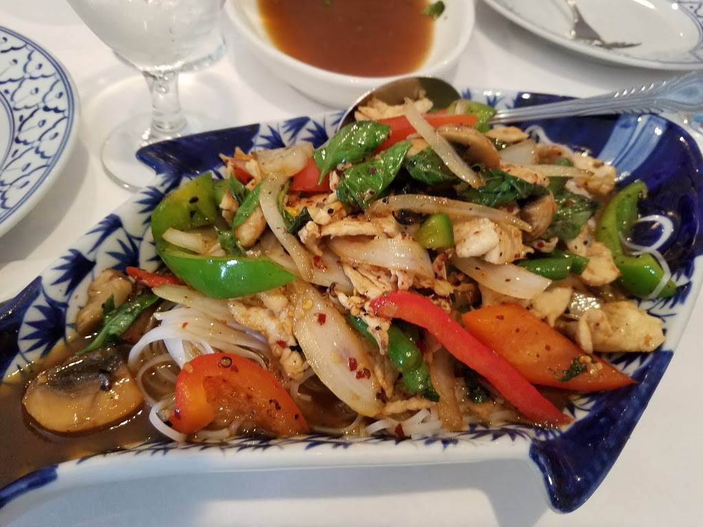 Simply Thai Bistro | restaurant | 563 W Liberty Dr, Wheaton, IL 60187, USA | 6307657715 OR +1 630-765-7715
