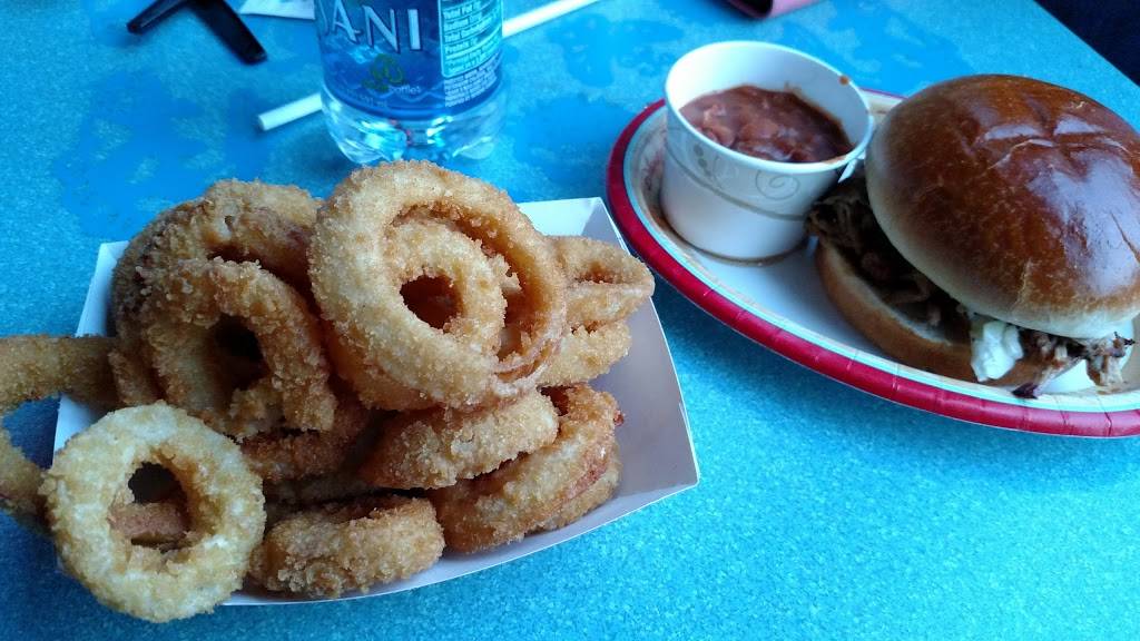 Flame Tree Barbecue | meal takeaway | 2901 W Osceola Pkwy, Orlando, FL 32830, USA | 4079393463 OR +1 407-939-3463