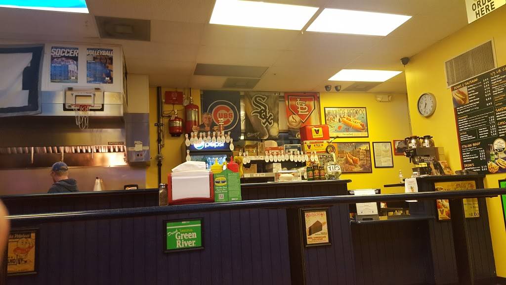 University Dogs | restaurant | 1105 W Wood St, Decatur, IL 62522, USA | 2174222288 OR +1 217-422-2288