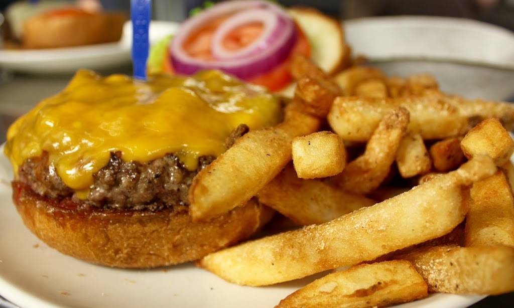 The Half Wall - Port Orange | restaurant | 3770 S Nova Rd, Port Orange, FL 32129, USA | 3867632384 OR +1 386-763-2384