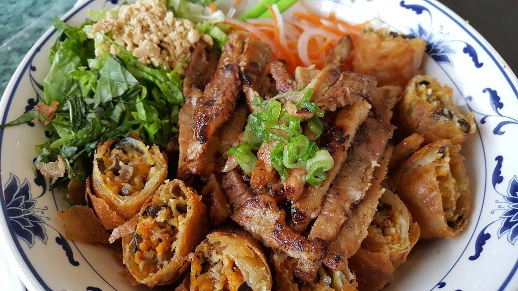 Viet House Restaurant Ltd | restaurant | 6226 Richmond Hwy, Alexandria, VA 22303, USA | 7036606741 OR +1 703-660-6741