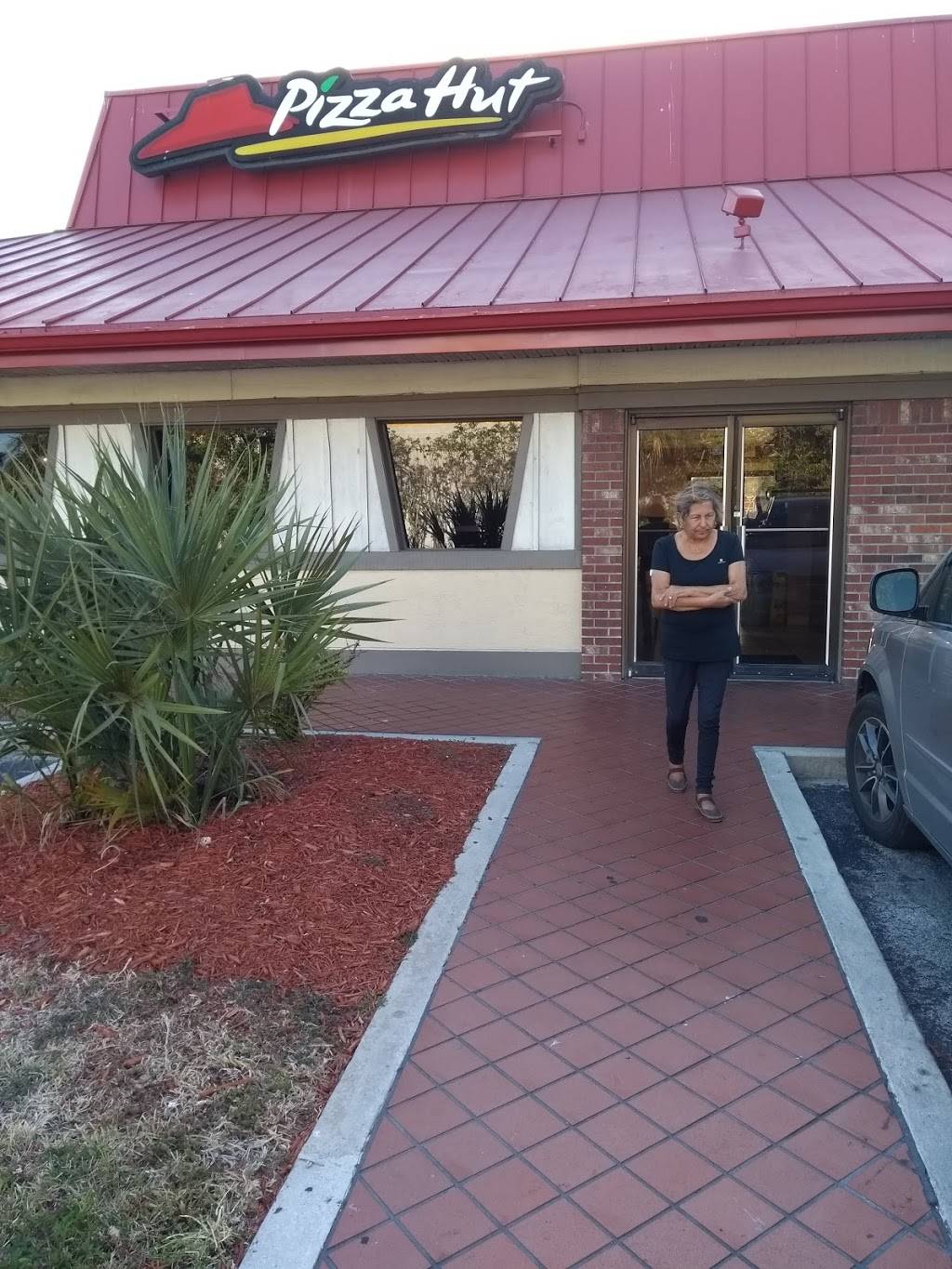 Pizza Hut | meal takeaway | 5731 NW 36th St, Miami, FL 33166, USA | 3058713179 OR +1 305-871-3179