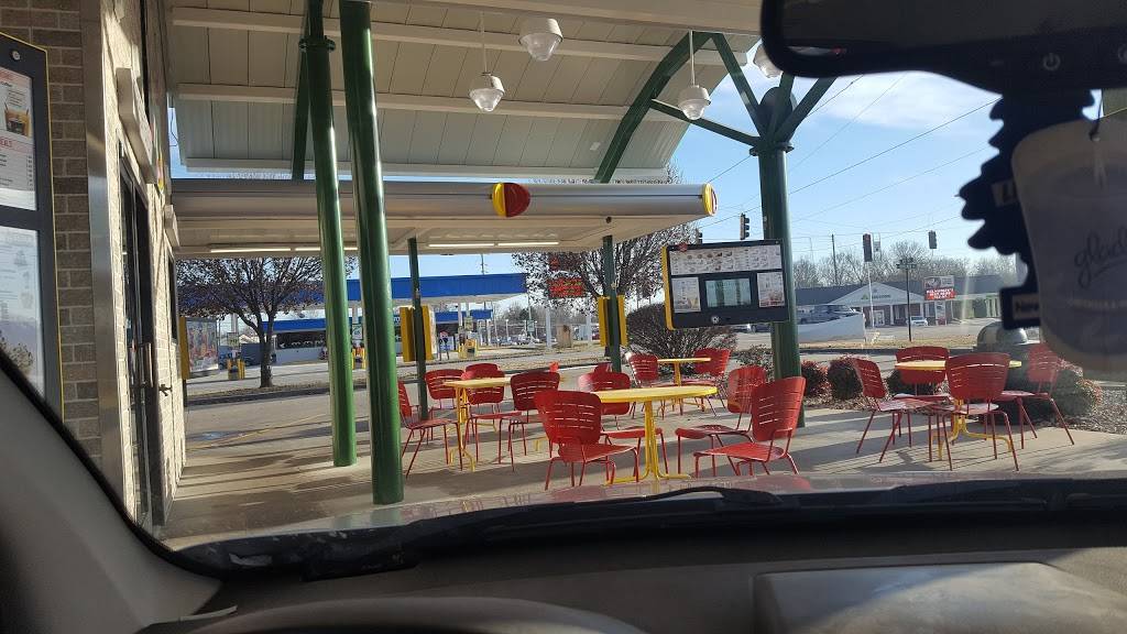 Sonic Drive-In | restaurant | 2 Howellman Dr, Du Quoin, IL 62832, USA | 6185424400 OR +1 618-542-4400