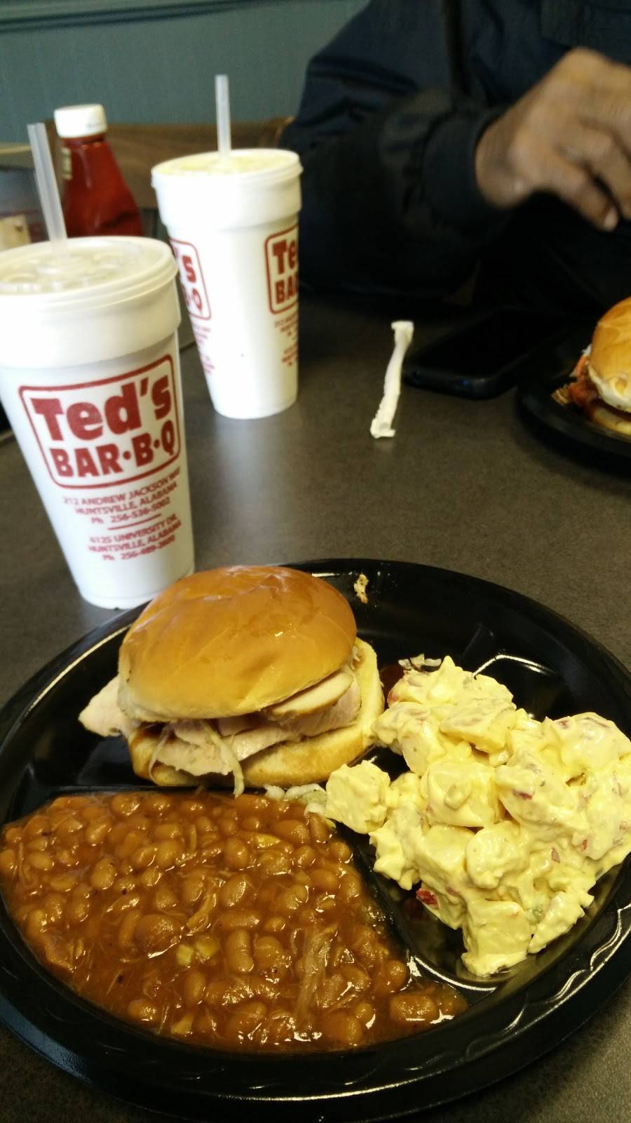 Teds Bar-B-Q | restaurant | 6125 University Dr NW, Huntsville, AL 35806, USA | 2564892600 OR +1 256-489-2600