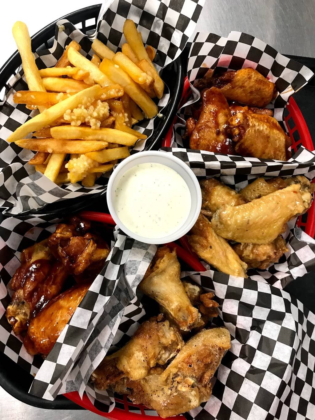 Sunny Hot Wings | restaurant | 7910 N Lower Sacramento Rd, Stockton, CA 95210, USA | 2092422341 OR +1 209-242-2341