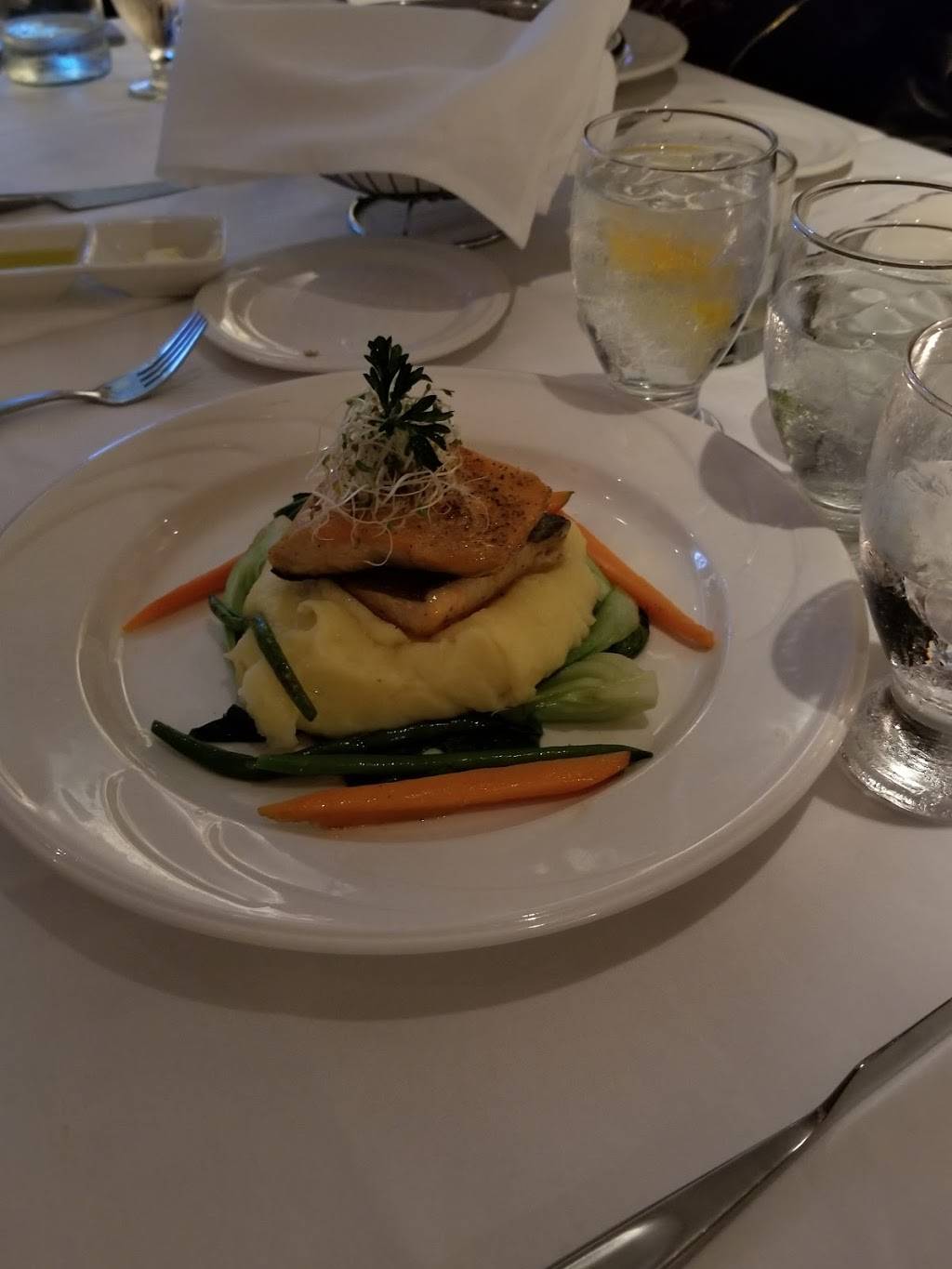 Bistro Five61 | restaurant | 561 Avenue Rd, Toronto, ON M4V 2J8, Canada | 4169232233 OR +1 416-923-2233