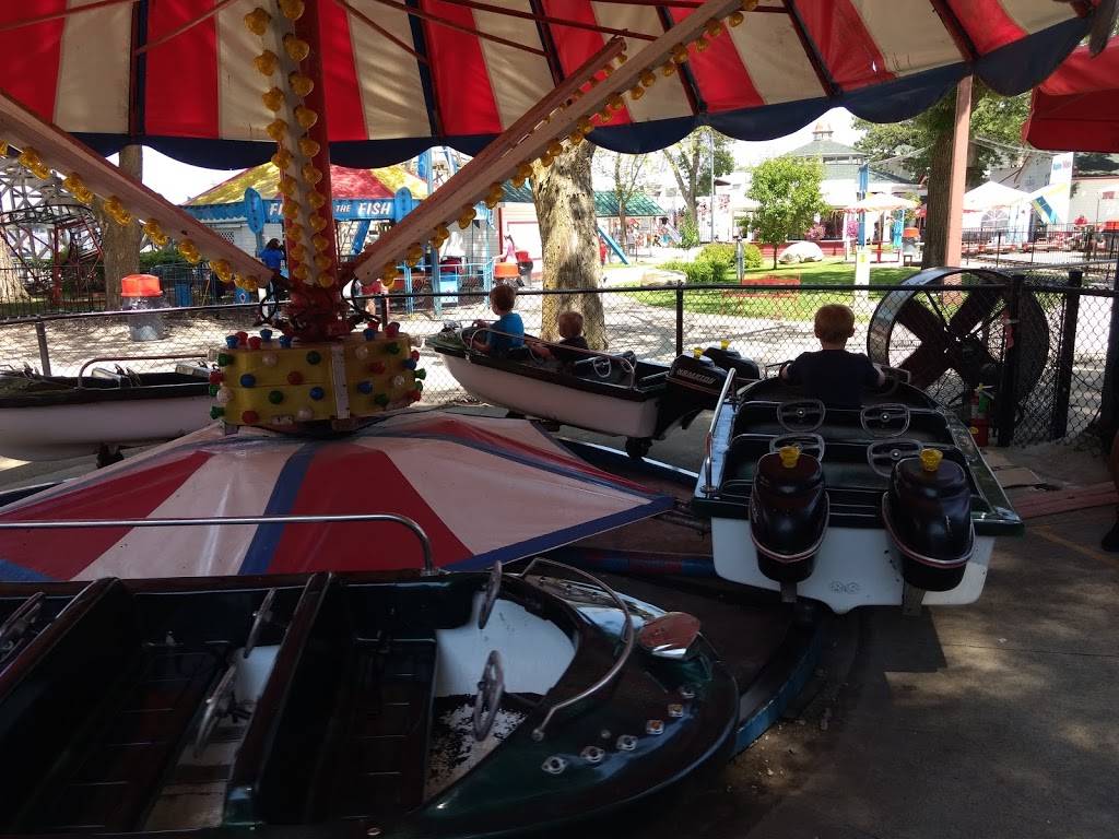 Bobs In Arnolds Park | restaurant | 188-226 Park Pl, Arnolds Park, IA 51331, USA | 7123326564 OR +1 712-332-6564