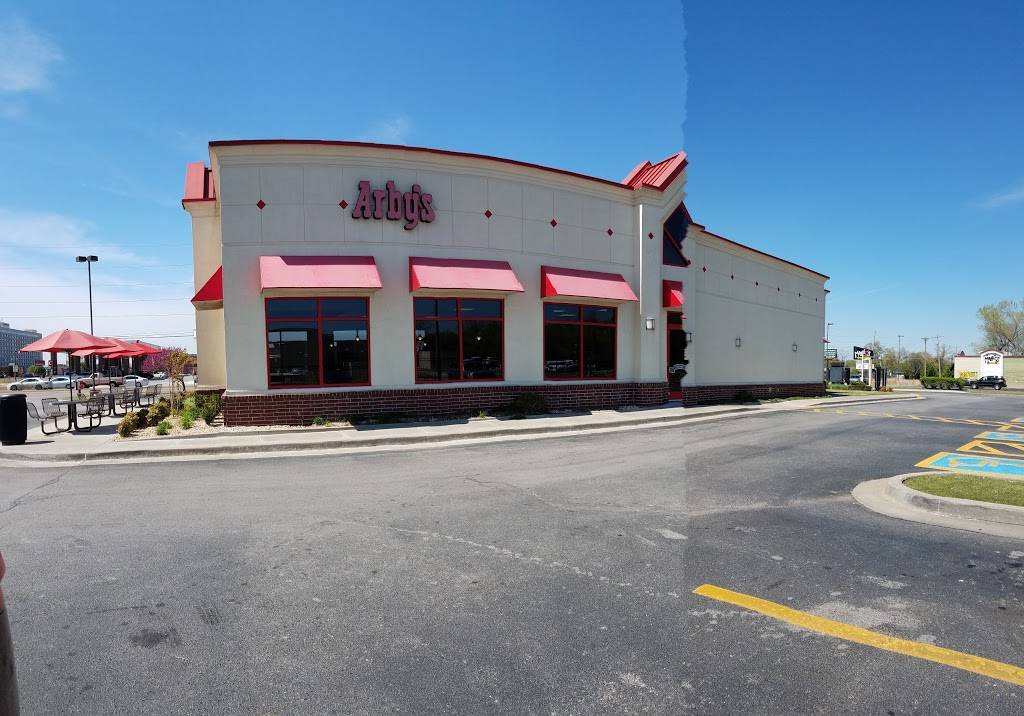 Arbys | restaurant | 4027 S Garnett Rd, Tulsa, OK 74145, USA | 9182702877 OR +1 918-270-2877
