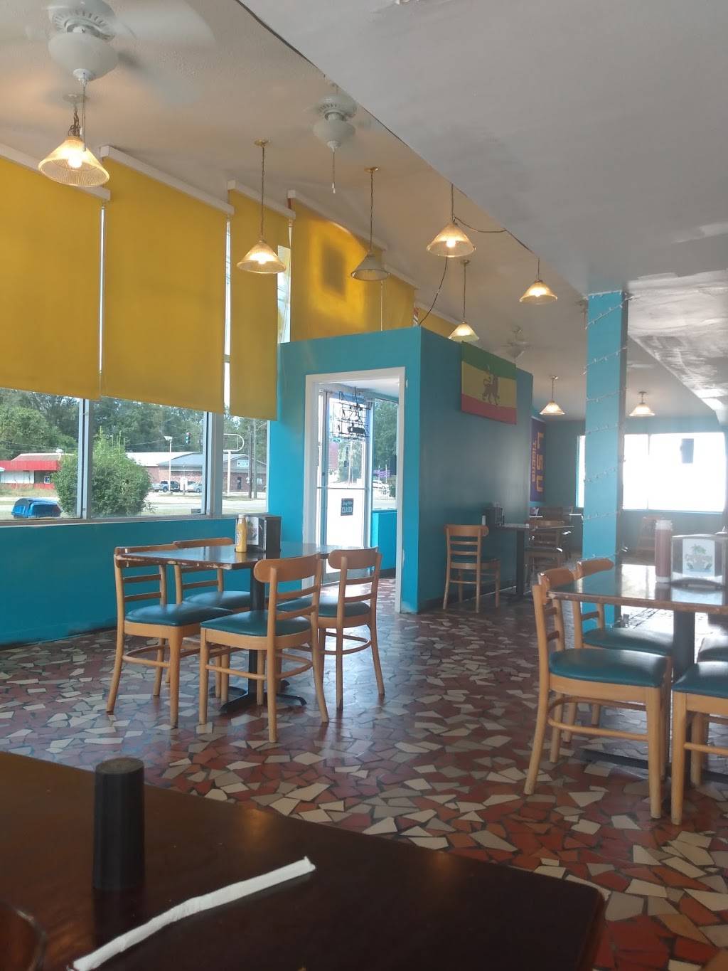 Caribbean Vibe Bar and Grill | restaurant | 132 Richmond St, Bogalusa, LA 70427, USA | 9852415343 OR +1 985-241-5343