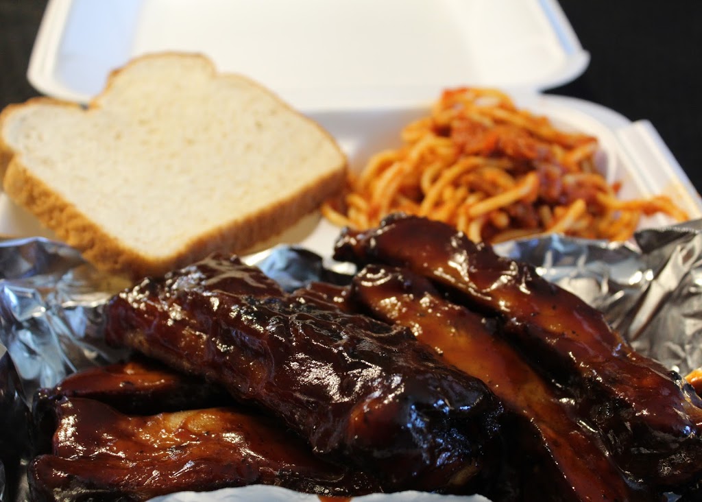 Mr E Chefs Barbecue | restaurant | 135 N Kedzie Ave, Chicago, IL 60612, USA | 8006764923 OR +1 800-676-4923