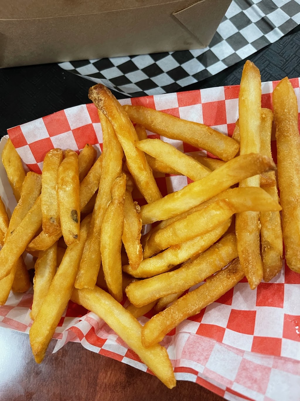 Charlies Crazy Chicken | restaurant | 3300 White Ln, Bakersfield, CA 93309, USA | 6617355538 OR +1 661-735-5538