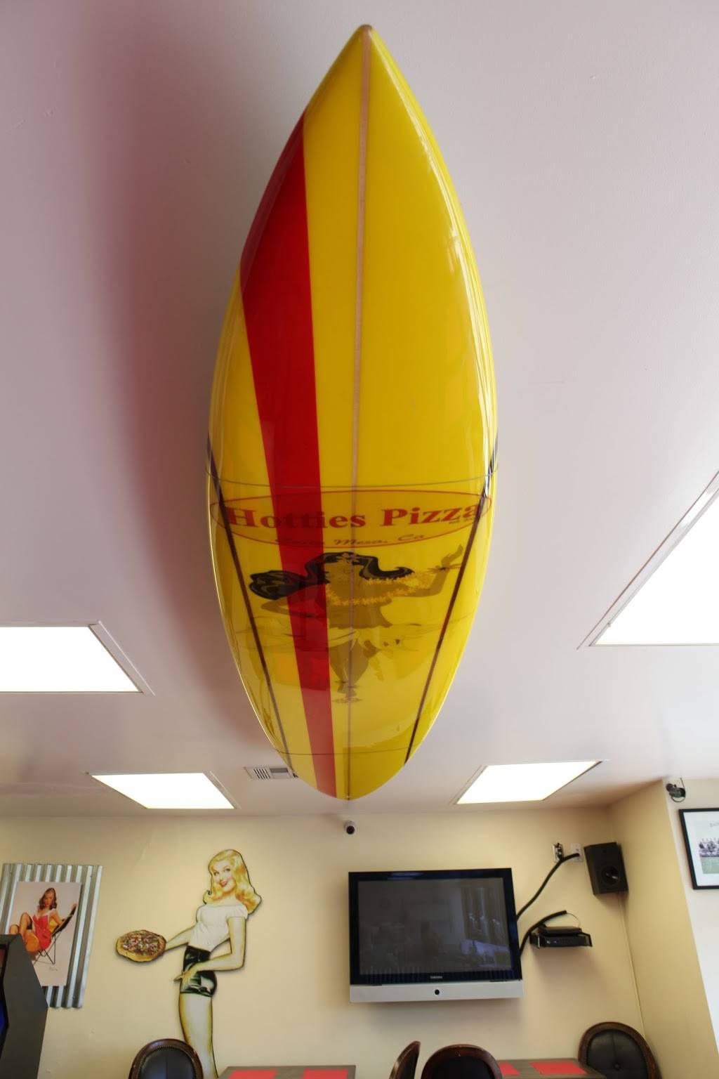 Hotties Pizza | restaurant | 440 Fair Dr #106, Costa Mesa, CA 92626, USA | 9496506205 OR +1 949-650-6205